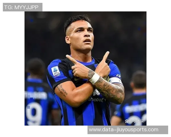 全球足球巨星盘点十大传奇球员的辉煌成就与影响力分析